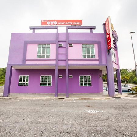 Oyo 89677 Sunflower Hotel Seremban Exterior foto