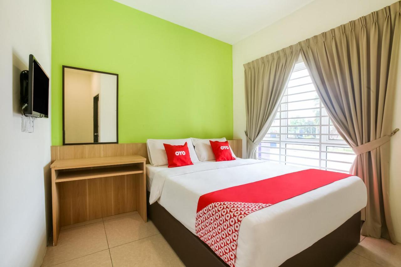 Oyo 89677 Sunflower Hotel Seremban Exterior foto